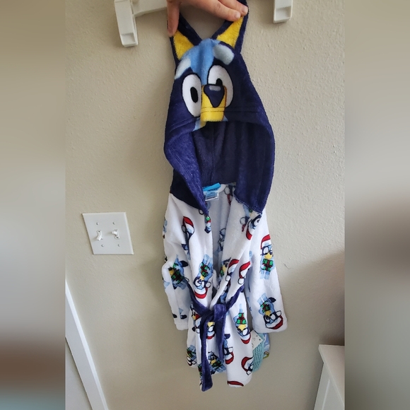 Bluey Fuzzy Hooded Robe Size 2T/3T NWT - Picture 6 of 6